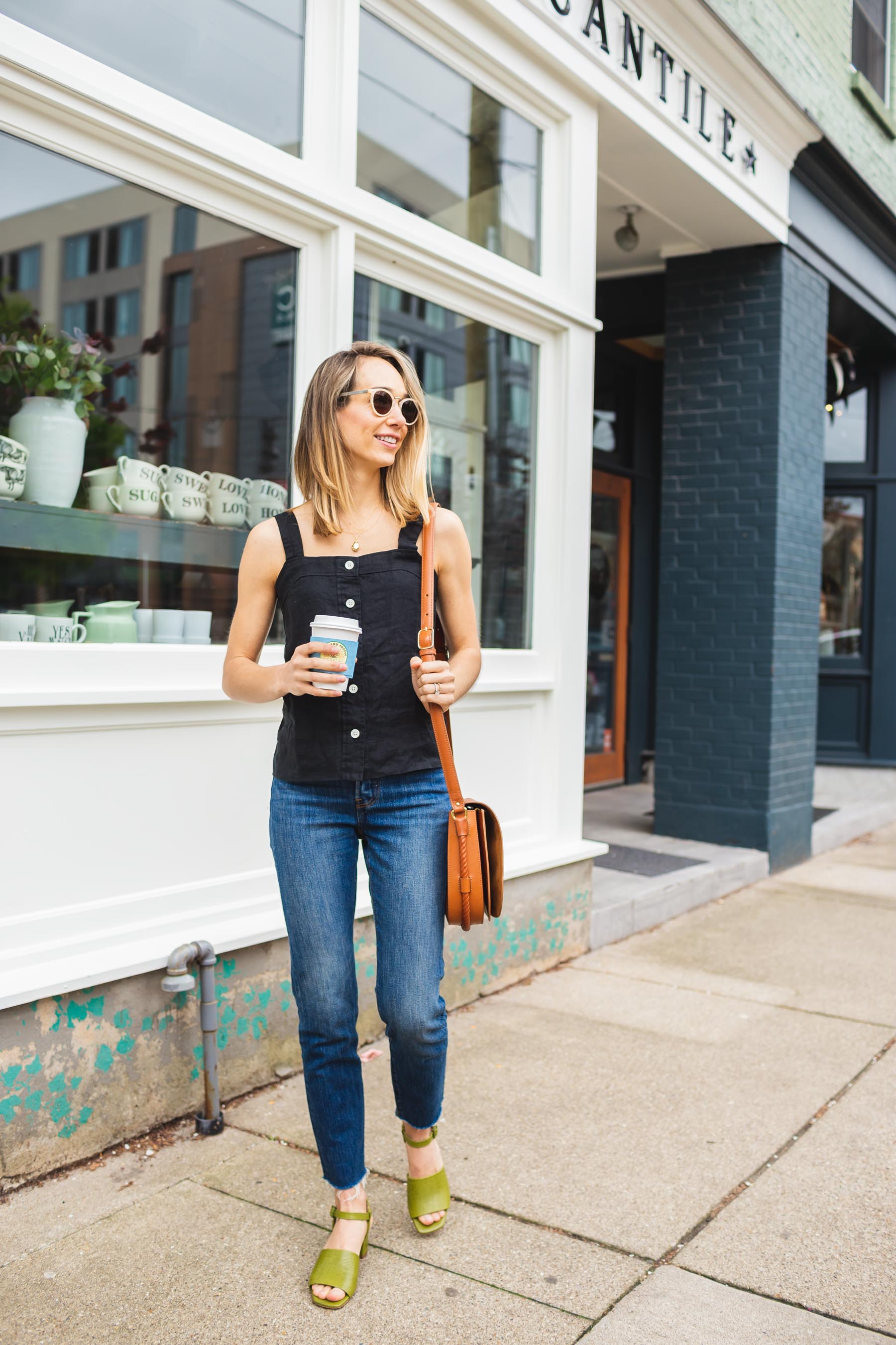 mom jeans outfit
