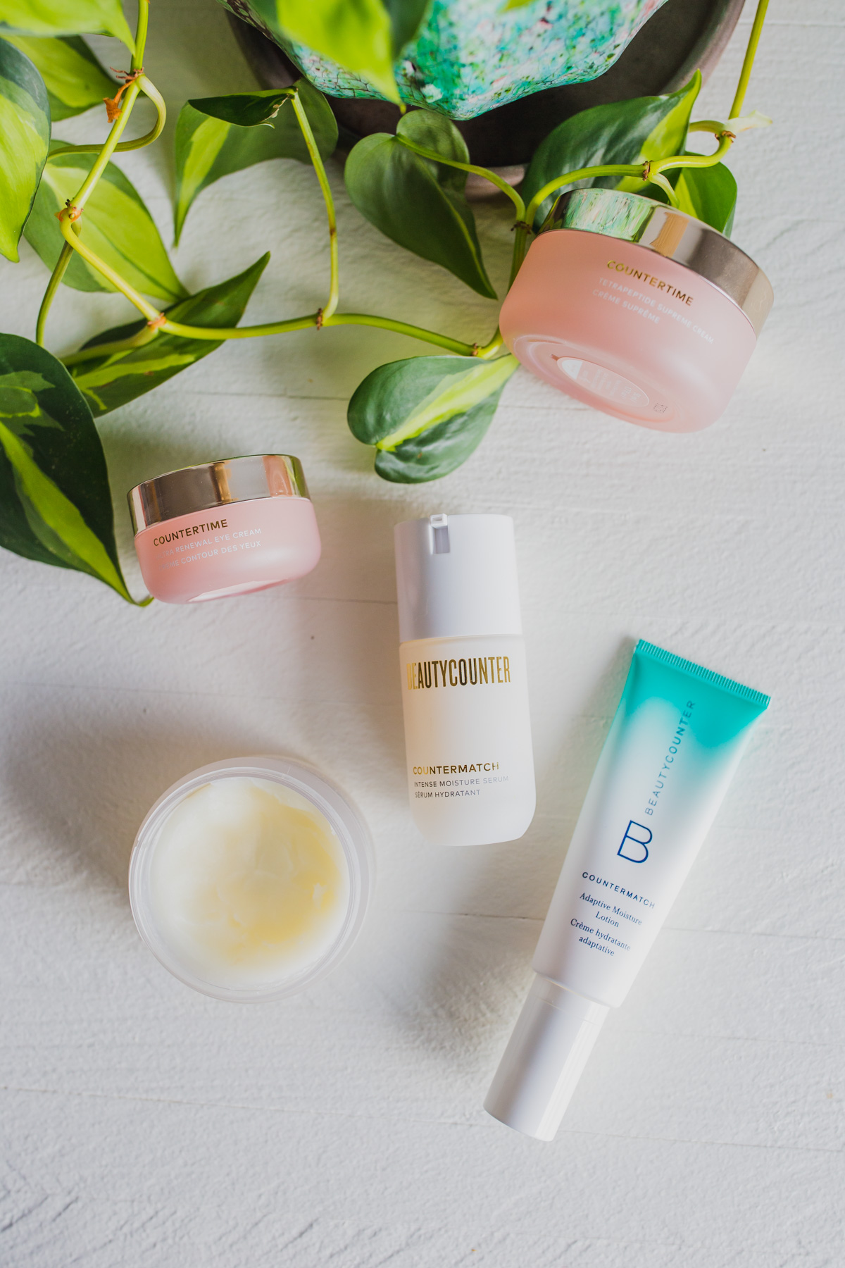 Do you have dry skin on your face that won't go away? I'm sharing my tips for how to get rid of dry skin, for good! I'm also sharing my dry skin care routine that uses safe skincare to keep you living healthy and actually gets rid of that flaky dry skin. Click through to read all of my dry skin rememdies. #skincare #safeskincare #cleanbeauty #healthyliving #naturalskincare