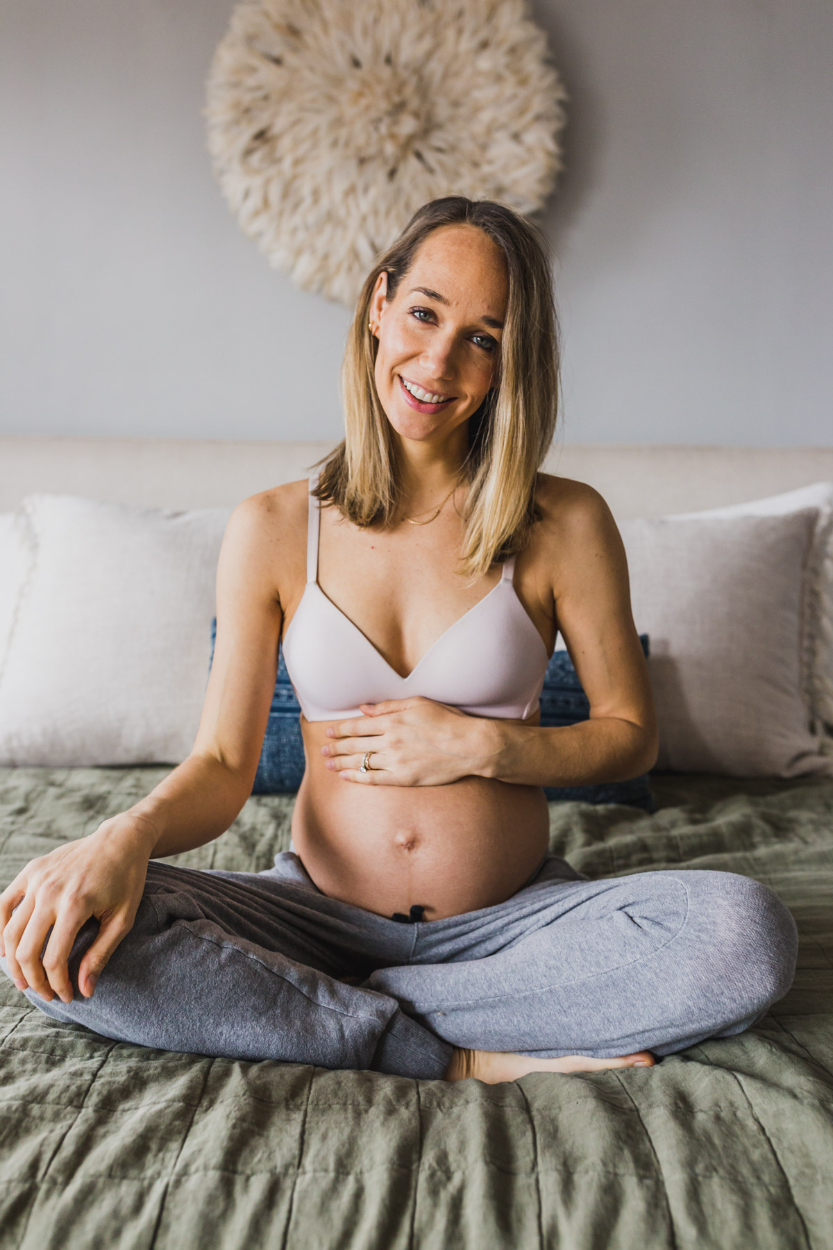 There's so many new experiences when you're pregnant—one of them is new skin issues. When you find out, you should avoid these skincare ingredients during pregnancy and learn how to prevent stretch marks during pregnancy—although, it is mainly genetic. Click through for my pregnancy skincare routine, skincare tips for dry skin and more tipsfor how to have a healthy pregnancy. #pregnancyskincare #naturalbeauty #healthypregnancy