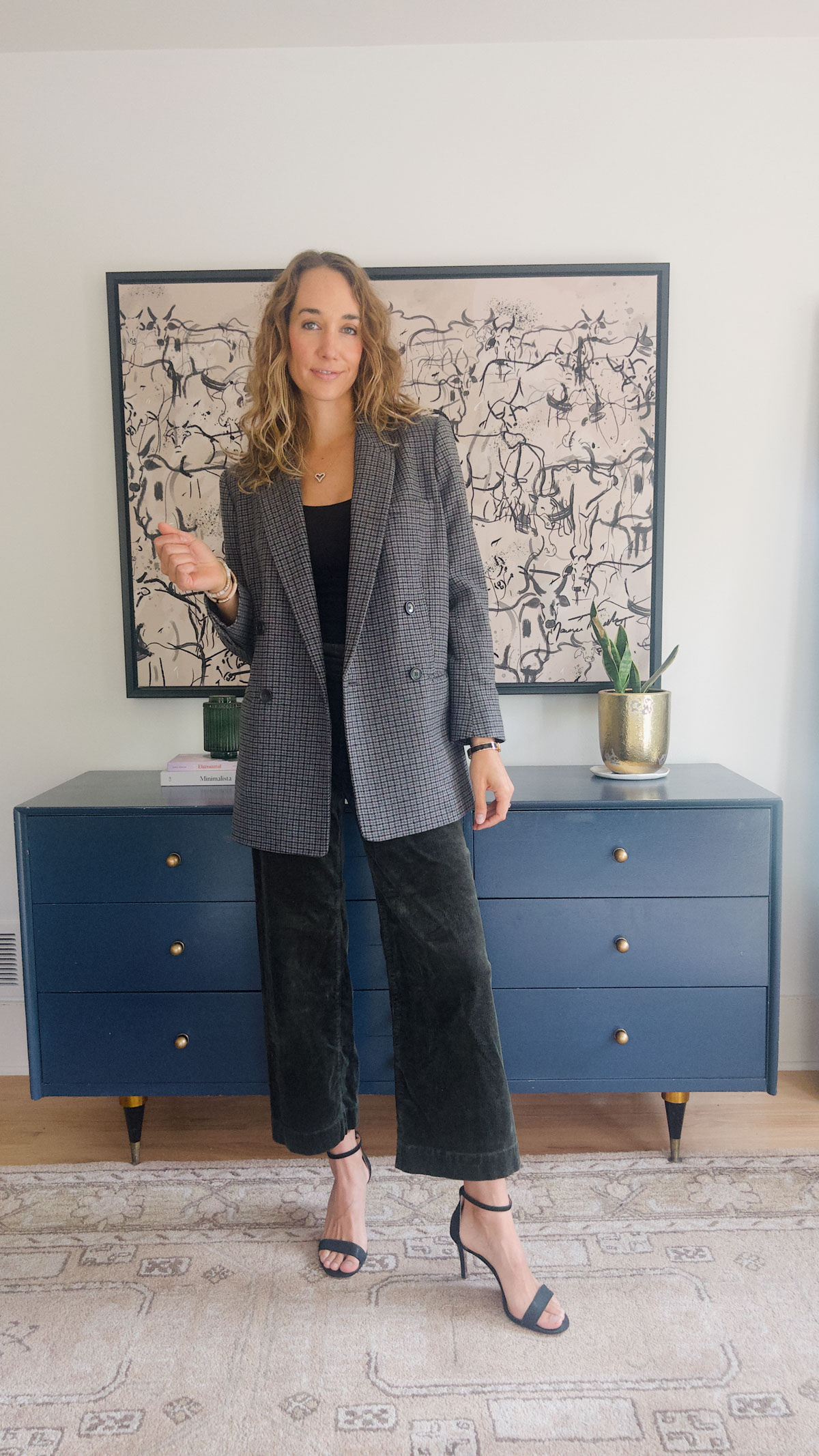 what to wear with green pants